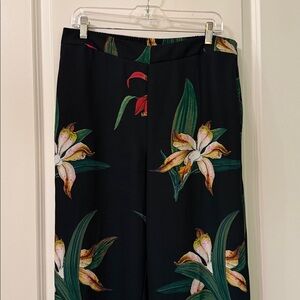 Chico's Floral pull on Pants